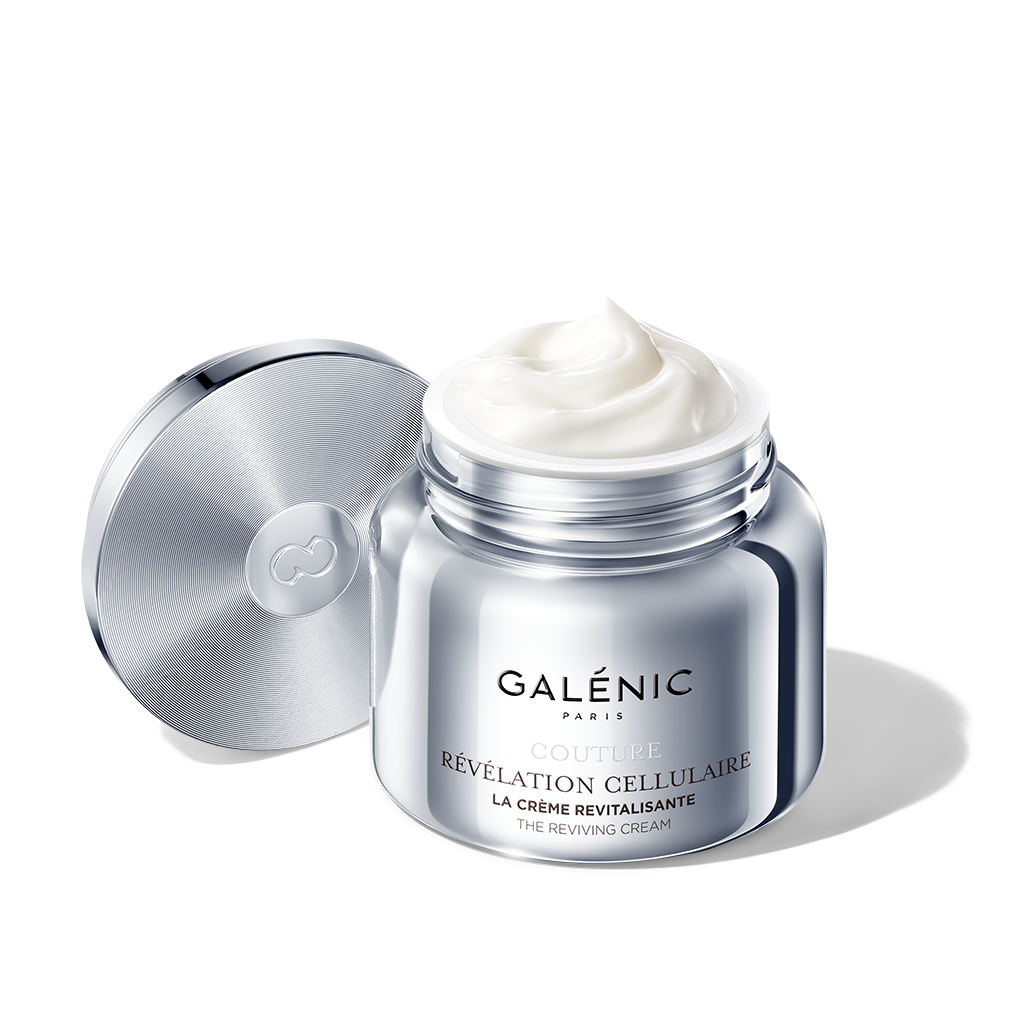 LA CRÈME REVITALISANTE . THE REVIVING CREAM